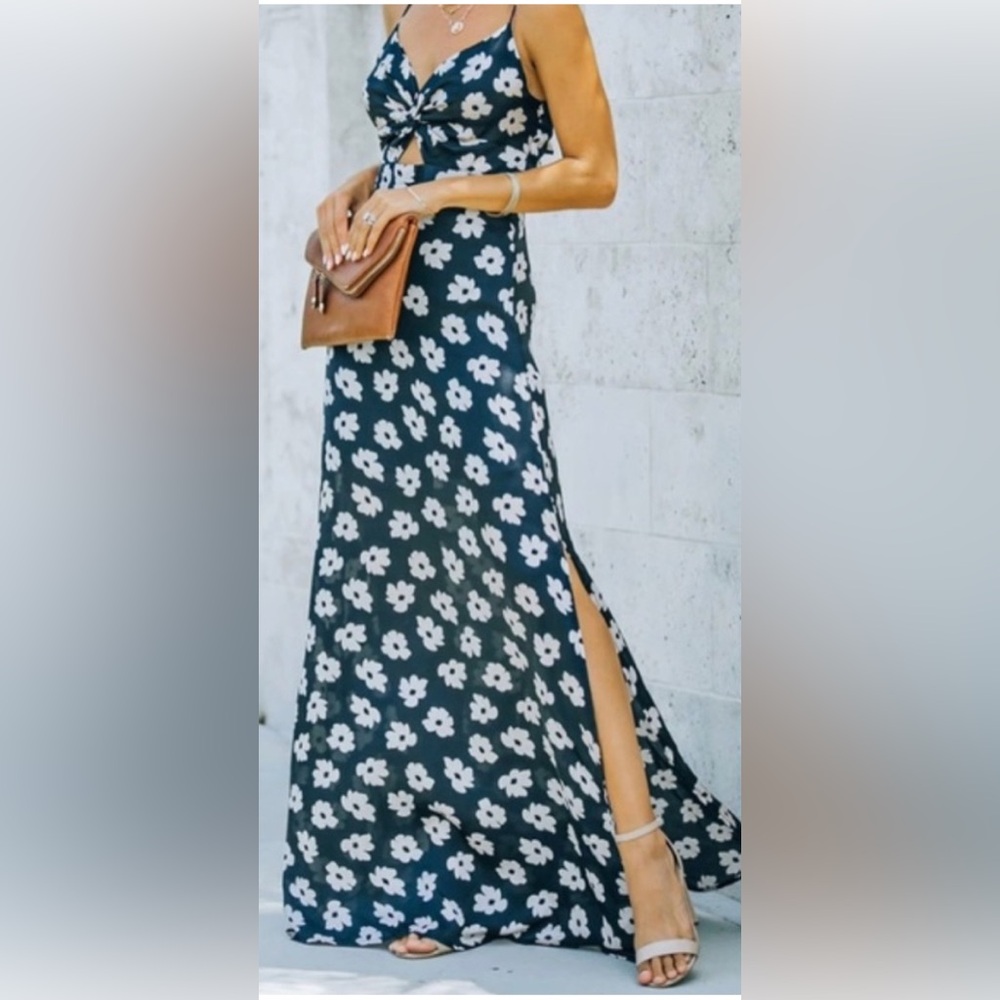 Daisy Daydream Maxi Dress